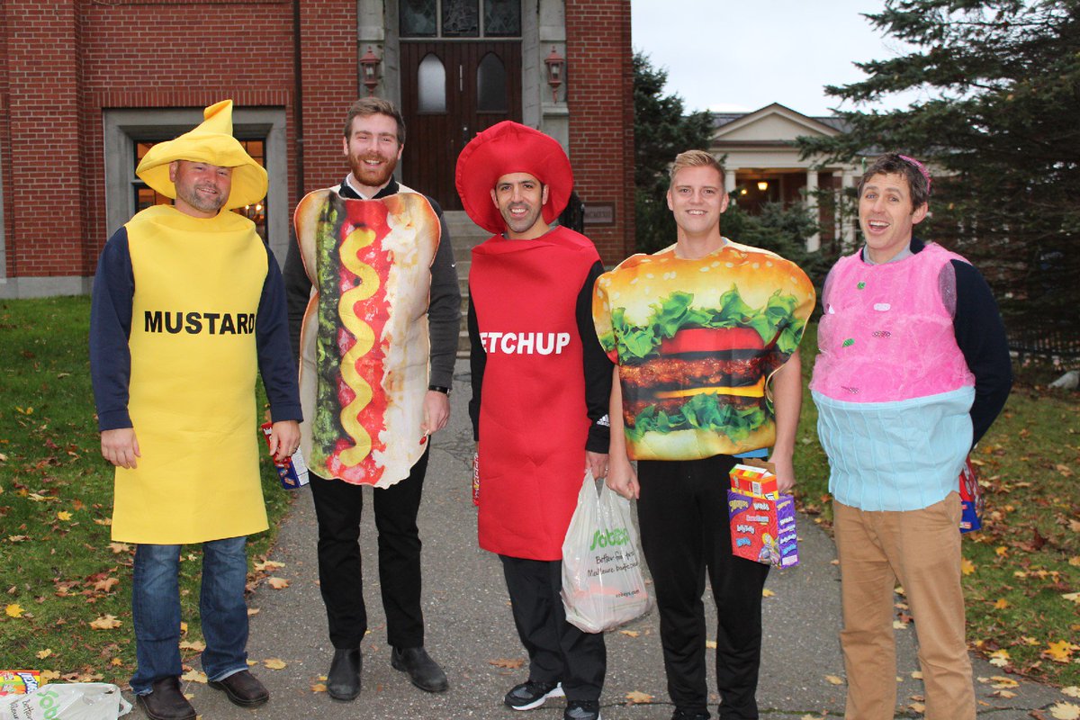 vogtteaching's tweet photo. @RNS1877 staff dressed up as the lunch menu. Guess who chose last? #happyHalloween #cupcakepower https://t.co/9R6hs5SamF
