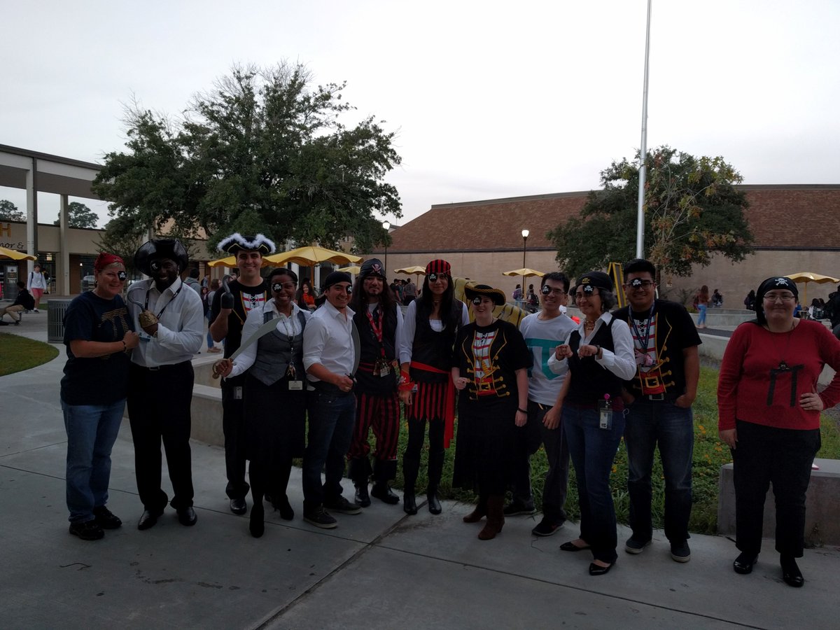 StuCO_SWHS's tweet photo. The SWHS staff is out in full force! StuCo appreciates your spirit and support! #collaborativelearning #SWHSTigers https://t.co/i8owU0W3os