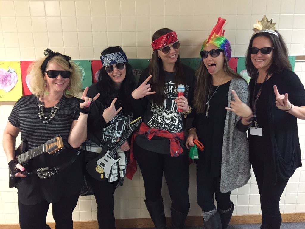 KellyDutter's tweet photo. Have a ROCKIN' Halloween!!🎃🎶#eefamily @JessTehan https://t.co/9IkMMrG1Hs