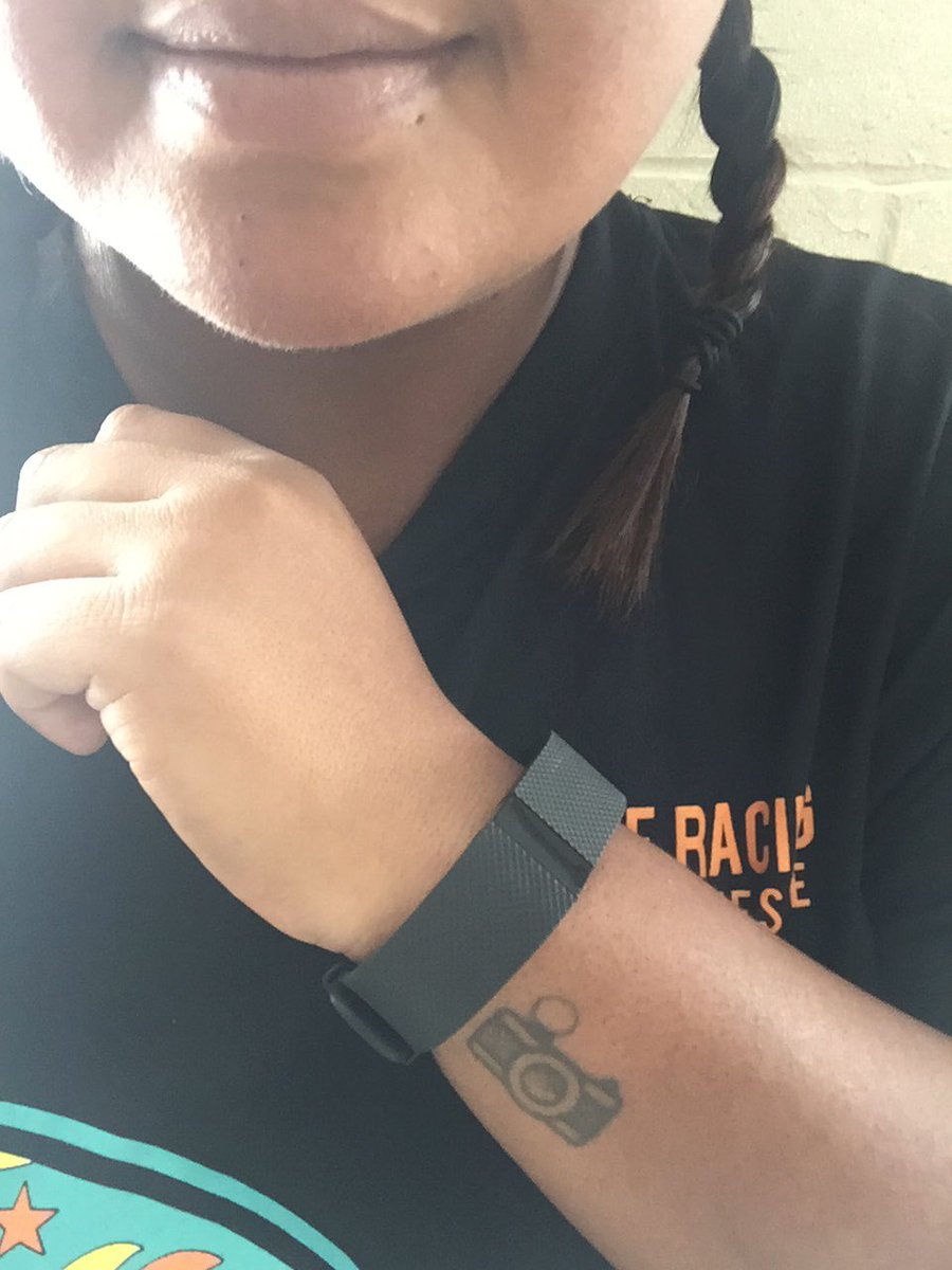 Thanks <a href="/FitbitSupport/">Fitbit Support</a> <a href="/fitbit/">fitbit</a> for my replacement #chargeHR. I'm ready to put it to use at my #kickboxing class🙌🏾