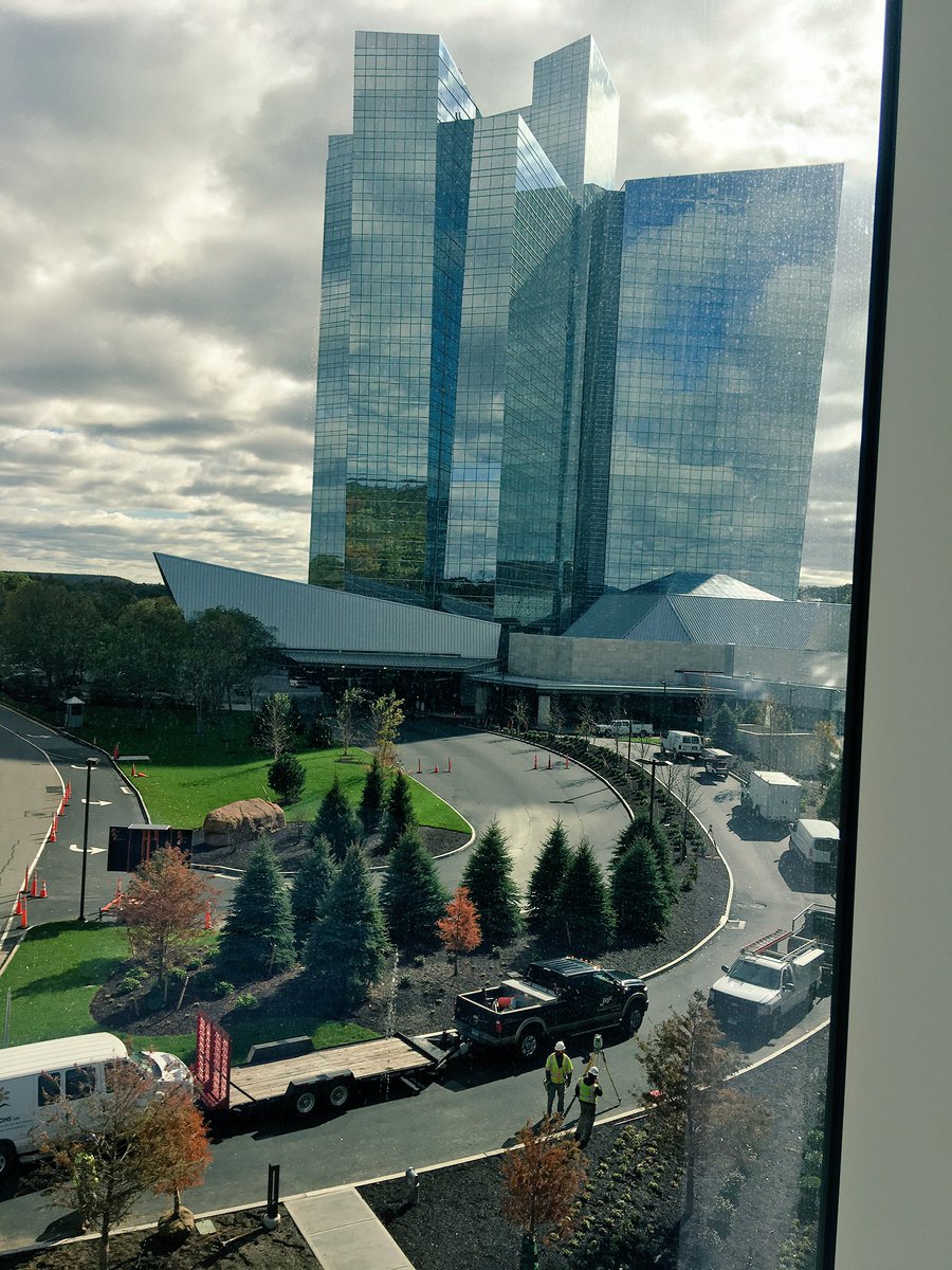 LisaCarberg's tweet photo. View from brand new @MoheganSun #EarthTower See @ScottMcDonnell_  story tonight at 11pm on @WTNH My company @azconstruct is const manager https://t.co/3e8It1F7P5