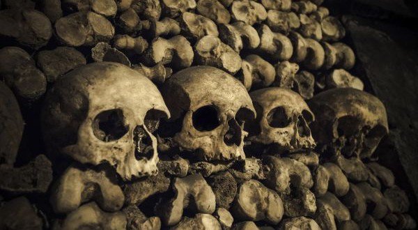 faberest_it's tweet photo. Eh già, in Italia esiste anche il #turismo #oscuro e pare che #halloween sia il momento ideale...Voi ci andreste mai?https://t.co/ppUE8bNqy5 https://t.co/eNebIxlbhP
