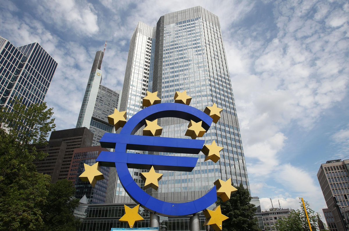 NewzzerRo's tweet photo. #Bancile #europene au active toxice de peste un trilion de euro
#news #Stiri #KPMG
https://t.co/mCS8Qmvxva https://t.co/OkwablGhIC