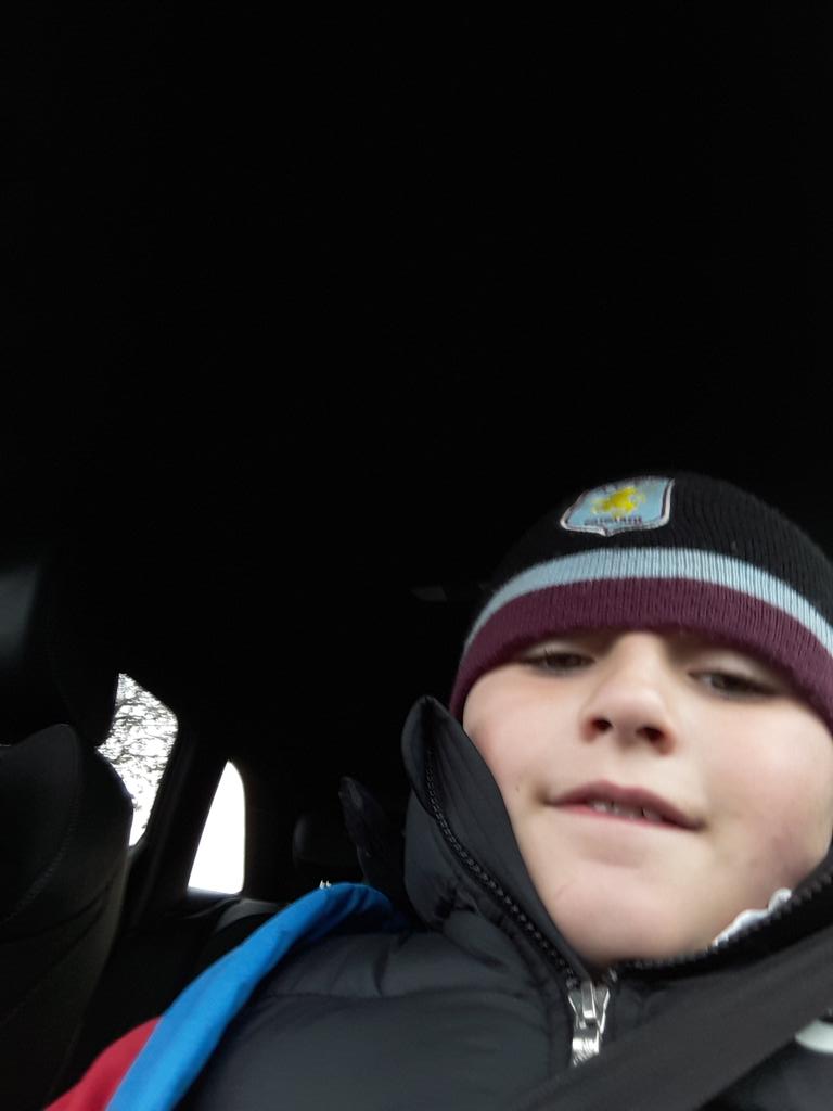 GGGcut4's tweet photo. Stuck in traffic took a selfie https://t.co/1VbQ47L8kb