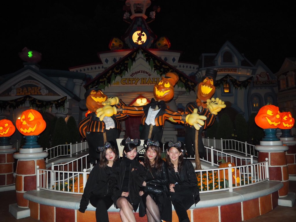 m89822914's tweet photo. パンツーズ💕
ディズニー🐭💕💕💕
雅子はアフターからだったけどとっても楽しかった😊
最高な人たちなんです。はい。 https://t.co/NGOkkTw0TK