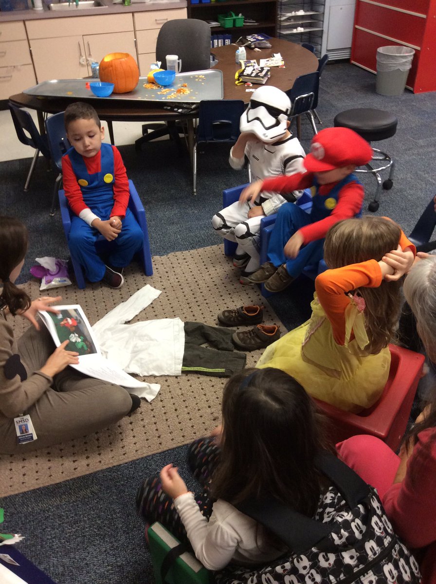 ashlea_ecse's tweet image. Reading "The Little Old Lady Who Was Not Afraid of Anything" #fallparty #spooky #smisc