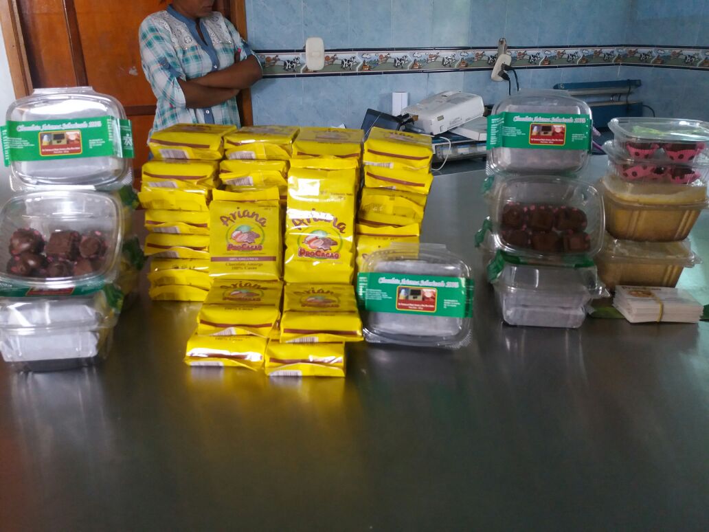 FAO_Colombia's tweet photo. En #Tumaco 23 mujeres y 5hombres producen,transforman y comercializan #cacao Emprendimiento #Procacao #FronterasParaLaProsperidad #FAO4Peace https://t.co/MYfYO3UjNw