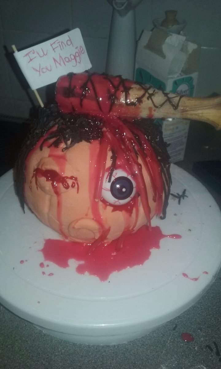 CooperkFlynn's tweet photo. Spoiler Alert ! #TheWalkingDead #thisishalloween #tosoon? https://t.co/8wlwuWI0qT