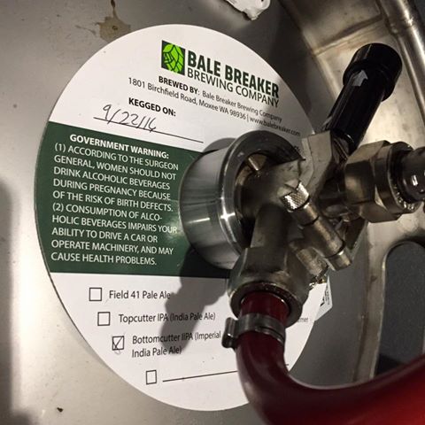 Imbibebeer's tweet photo. This treat is no trick! Super fresh @BaleBreaker #bottomcutter #IIPA just tapped. #imbibebeer #imbiberesponsibly #craftbeer #ipa #pnwbeer https://t.co/KyGpmRsSkV
