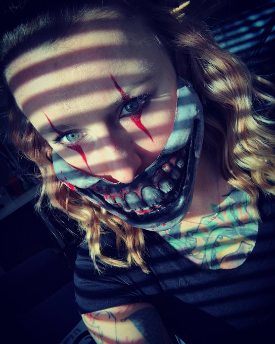 Who wants to play. #twistytheclown https://t.co/5L1zU3WVsL<a href="/tag/twistytheclown"class="tags">#twistytheclown</a>