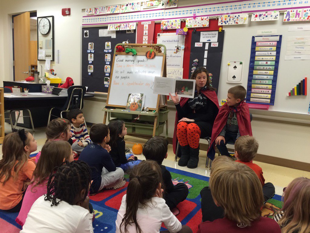 MrsTernullo's tweet image. A big welcome to our first #RoyalReader! We enjoyed The Little Old Lady Who Was Not Afraid of Anything. @HHS_Bemiss