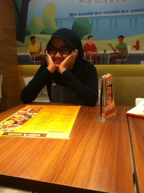 Nandanugrah_'s tweet photo. H-E-L-L-O https://t.co/yXvcArlMJt