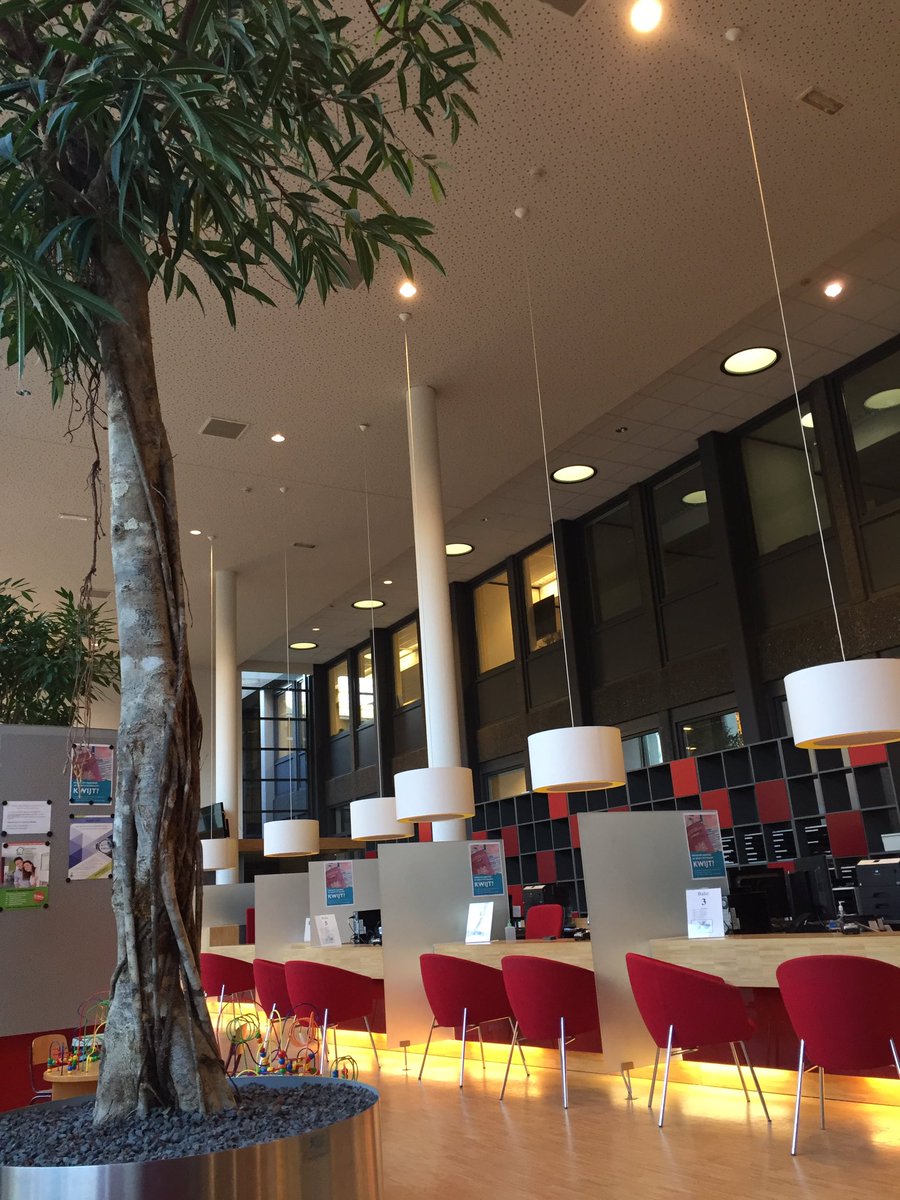 RutgerVrielink's tweet photo. Enthousiast gesprek over vernieuwend ondernemerschap in de bouw met @MarthaAbbema en @MarijkeSchipper van @gemtwenterand. 👍🏻 #economie #MKB https://t.co/QZ2cR80NH1