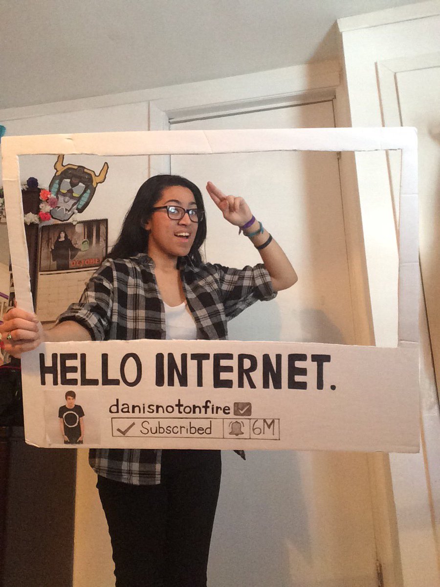 ohnoitspris's tweet photo. i needed a scary costume so i chose @danisnotonfire's first video👻 https://t.co/cXWxlGMlHn
