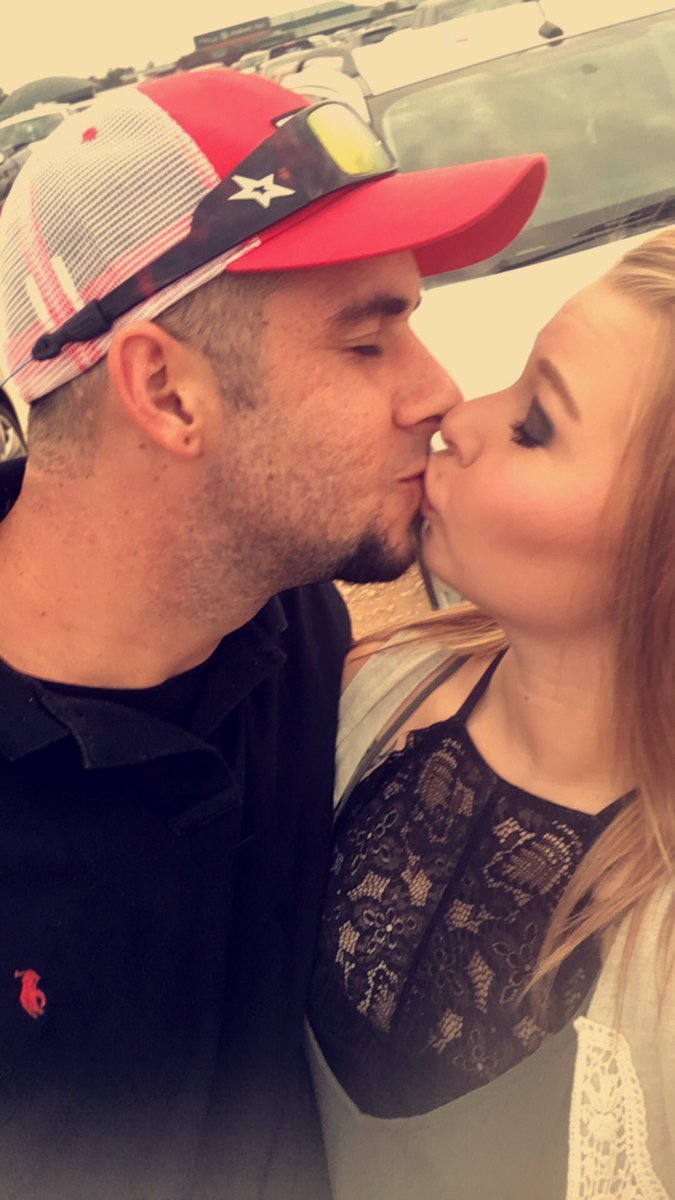 torilovesorange's tweet photo. How is it possible that in two years we've made it through everything that should have broken us... but here we still stand together!! 😘😍 https://t.co/DumvVoNqAq