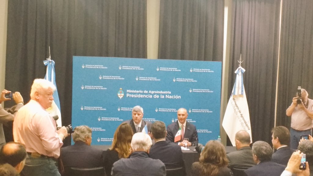 Conferencia de prensa en @AgroindustriaAR de <a href="/BuryaileRicardo/">Ricardo Buryaile</a> y <a href="/ppcalzada/">Pepe Calzada</a> de @SAGARPA_mx Estrechando lazos con el 🌍