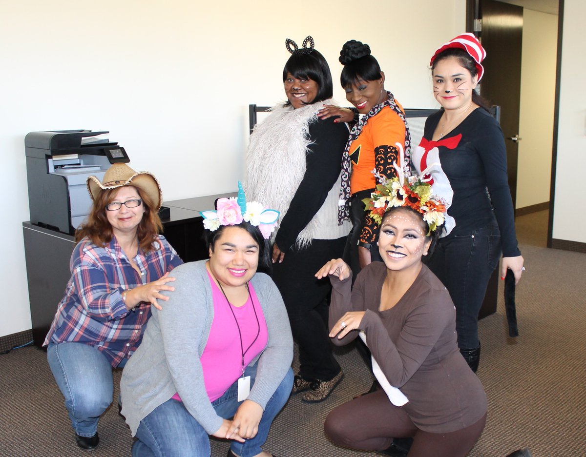 DallasCountySch's tweet photo. Happy Halloween! Tonight, make sure to wear reflective gear, look both ways when crossing the street and have a fun and safe Halloween! https://t.co/KOBcssVeQK