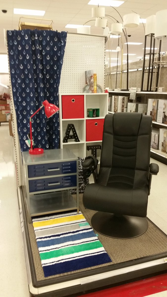 92amandat's tweet photo. Let out the gamer inside you! #FocalFever #PillowfortStyle @domcolosimo https://t.co/rsRW4eZ9tv