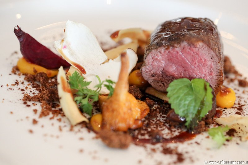 Nocetta di capriolo con terra d’autunno e cioccolato
<a href="/Chef_Conti/">Roberto Conti</a>, #TrussardiAllaScala
altissimoceto.it/2016/10/31/pre…
#ViaggiatoreGourmet