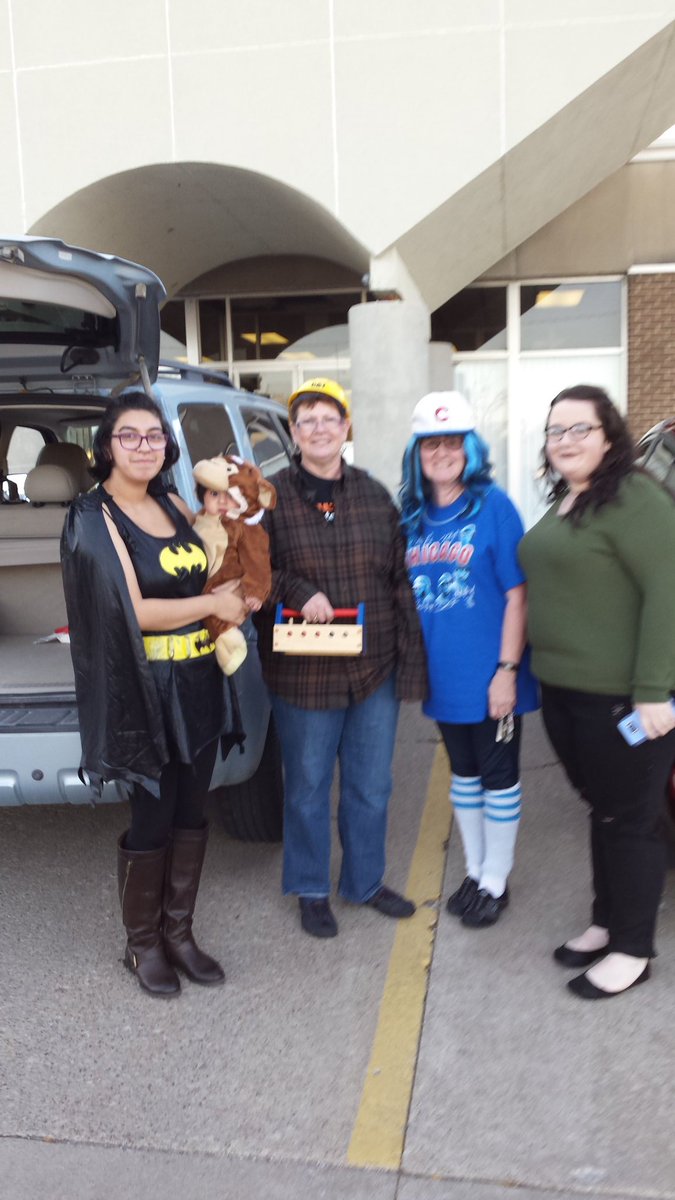 ctrax4447's tweet photo. #LIFEATKOHLS Store #1487 at our AIA Event for Halloween!!! https://t.co/M3DpAnxE5D
