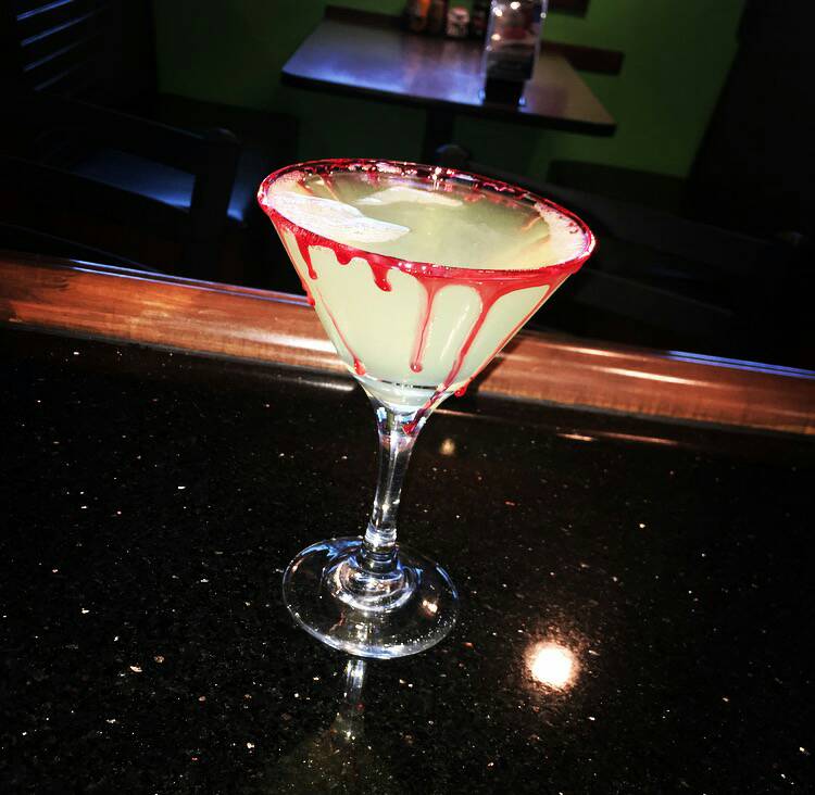 DirtysBar_Grill's tweet photo. No tricks here, just treating you with the freshest food and drinks. Try our Zombie-tini! Martini Monday at Dirty's! $3 off #marinis 🍸🎃👻 https://t.co/mwNmxXUzmV