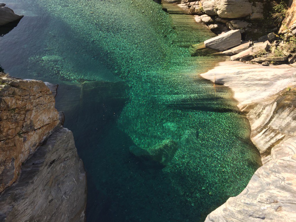 Tauchshop_Dawa's tweet photo. Zwei sensationelle #tauchgänge heute #valleverzasca #riverdive https://t.co/2TWBHDBlgM