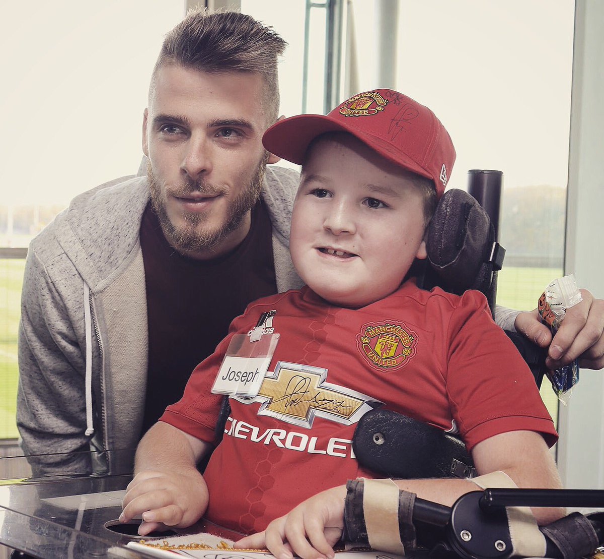 You made my day, a very special day, thanks. #mudreamday
Habéis hecho mi día muy especial. Gracias. #mufc