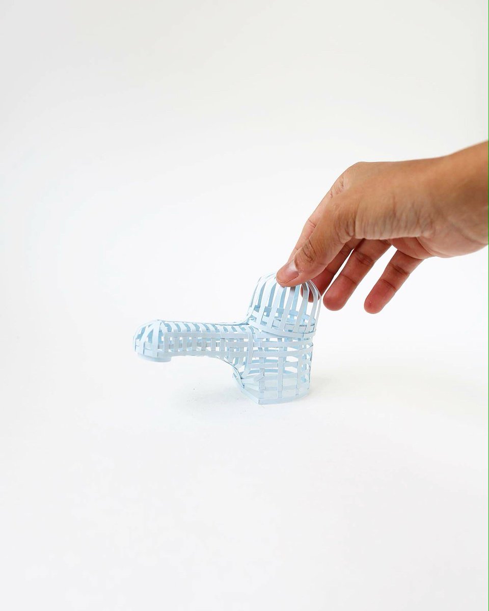 _ppiinnee_'s tweet photo. More bathroom objects! Paper tap. https://t.co/sJq3qQHtdb
