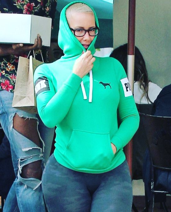 Caption this https://t.co/onDq44Adyc
