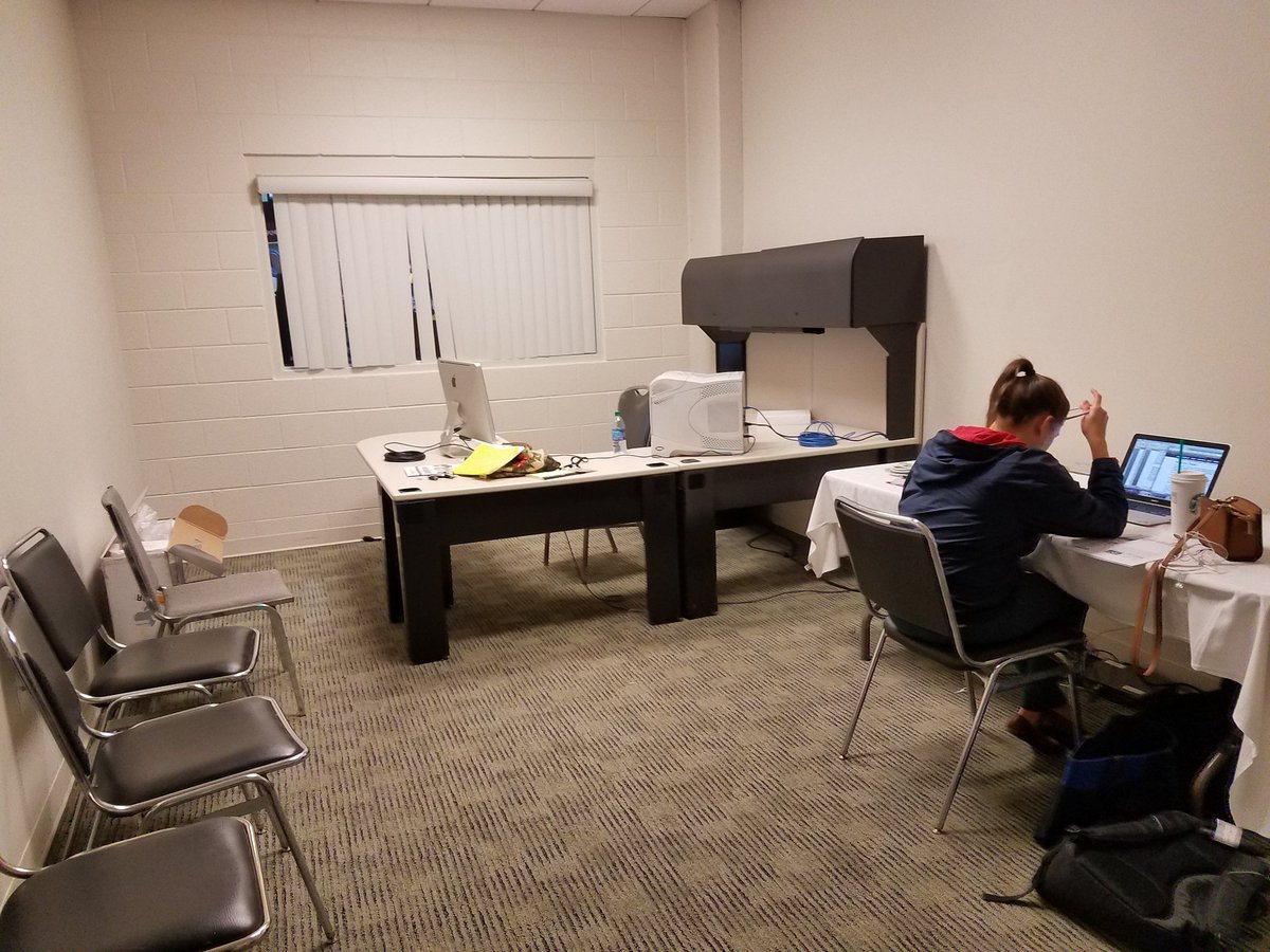 hmetheresa's tweet photo. It ain't pretty but it's home for next 3 days. Show Daily HQ. #hmenews #Medtrade16 https://t.co/HHxoNlKzui