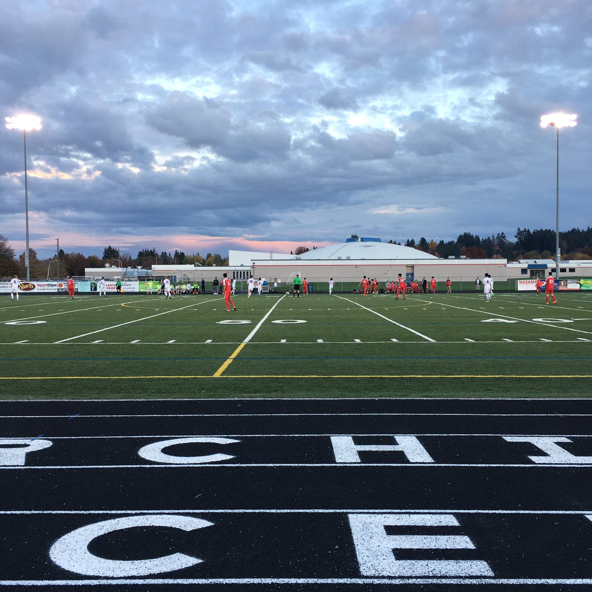 pelada_fa's tweet image. It was a good Saturday for #EugeneOR soccer at Churchill High school.