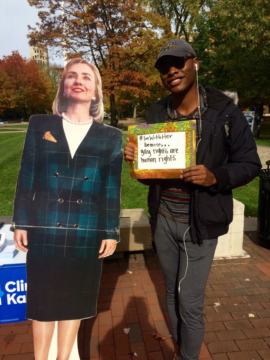 UMichforHillary's tweet photo. Stop by the Diag today until 4 or tomorrow 11-4 &amp; let us know why you're supporting Hillary Clinton! #GoBlueGoHillary #StudentsforHillary https://t.co/zAg2Q48FeC