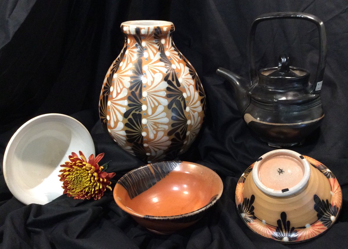 CLGPottery's tweet photo. Happy Halloween! Teapot: LeAnne Ashe, Bowls &amp; Vase: Aaron Sober https://t.co/VYFyYRFm46 https://t.co/12ONzixIOu