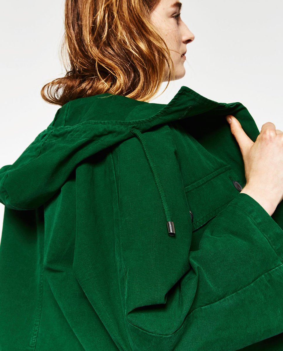 TREND__ZINE's tweet photo. Get the look with our Fashion mood board. https://t.co/xYHnN2nOX2
@pantone's Lush Meadow is the color. 🍏 #fashion #colors https://t.co/pkcSkFj5Vl