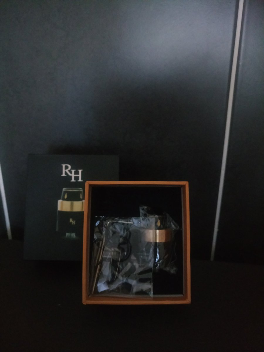 #Vape giveaway. Brand new royal hunter RDA. Follow and RT for a chance. Will announce winner at 100 RT's. #vape #freebie #vapeporn #vapefam