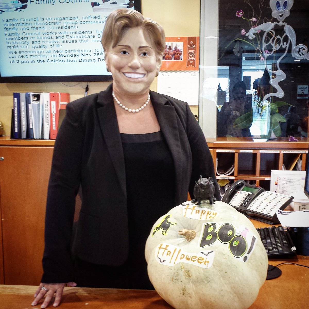 rosallan2000's tweet photo. @JennValentyne TIME TO CHECK MY EMAIL ACCOUNT...
#Hillary Clinton #Happy Halloween #deletedemail #electionday https://t.co/ZUHNCLhfn3