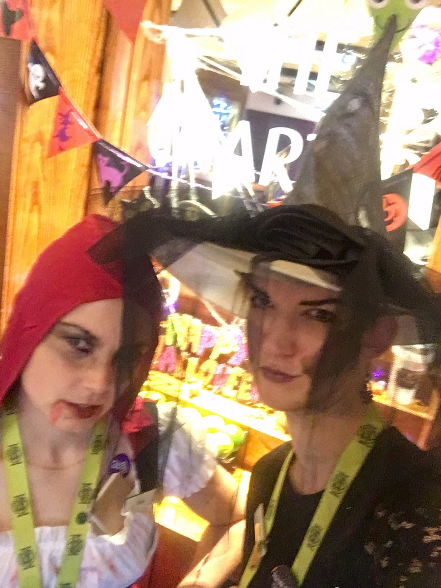 CharterTT's tweet photo. #TeamCharter #SUGM #sundayfunday #dressup #halloween #allforGOSH ๐๐๐ผ๐ https://t.co/HrNOG7uyyD