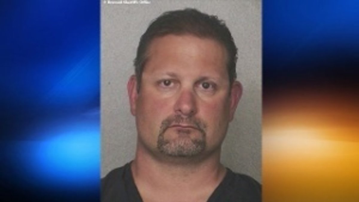 Weston molester doc sentenced to 51 months in prison bit.ly/2efuInj https://t.co/Lnlfd4wJCM