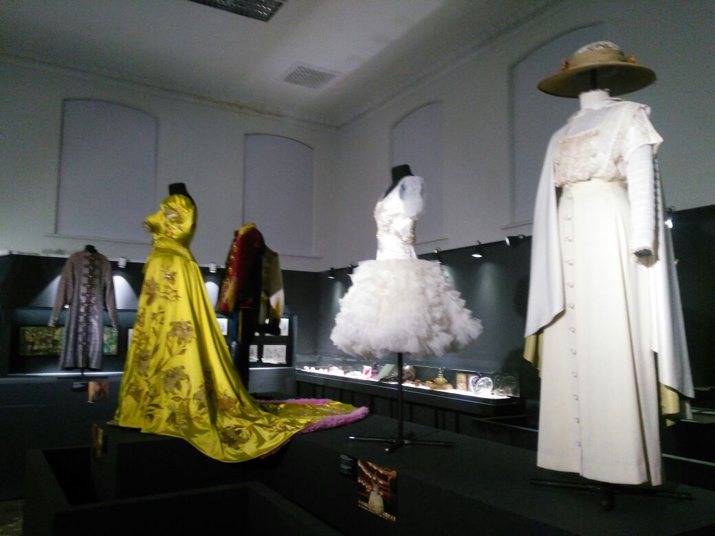 kartavtsevalr's tweet image. Выставка "Вам и не снилось..." посредством декораций, костюмов, аксессуаров и реквизита дала возможность заглянуть "за кулисы" мира кино