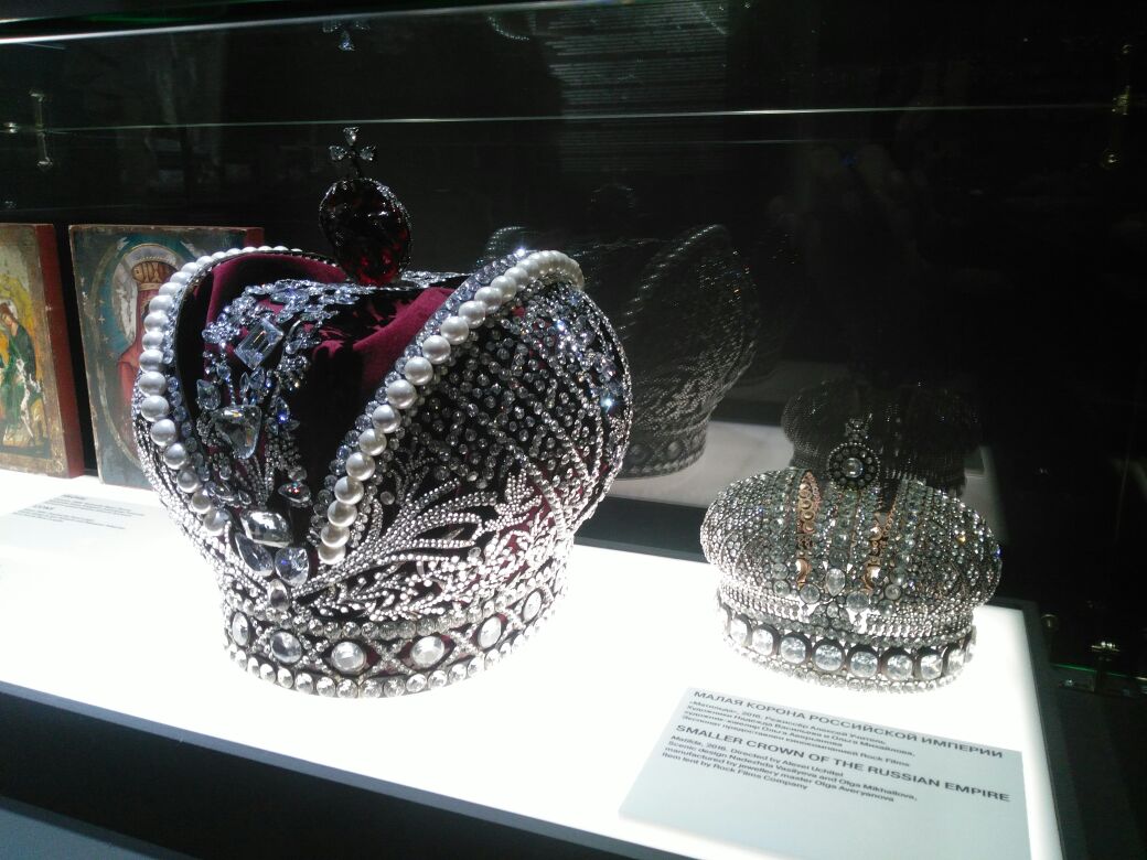 kartavtsevalr's tweet image. Выставка "Вам и не снилось..." посредством декораций, костюмов, аксессуаров и реквизита дала возможность заглянуть "за кулисы" мира кино