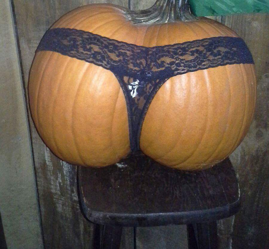 underworldimage's tweet photo. @WHOtheFisJC Can't remember if I sent this to you...... Ass-O-Lantern !!!!!! #AssOLantern https://t.co/0IaLbQyy5V