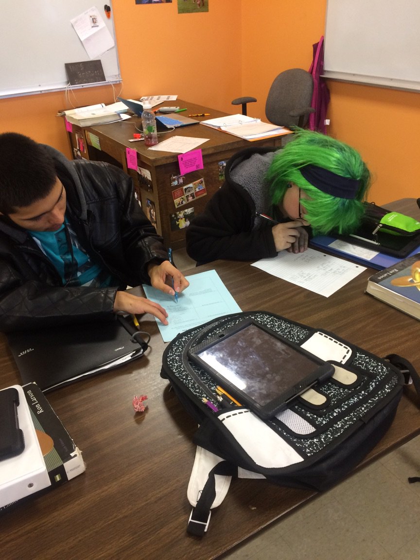 lindseybrewer's tweet photo. Pre-Calc Partner Play: Quadratics 2 different sets of 3 problems but the same answers #instantfeedback #HuronTigers #SIOP4All #HHSMathDept https://t.co/luEvo4K0oF
