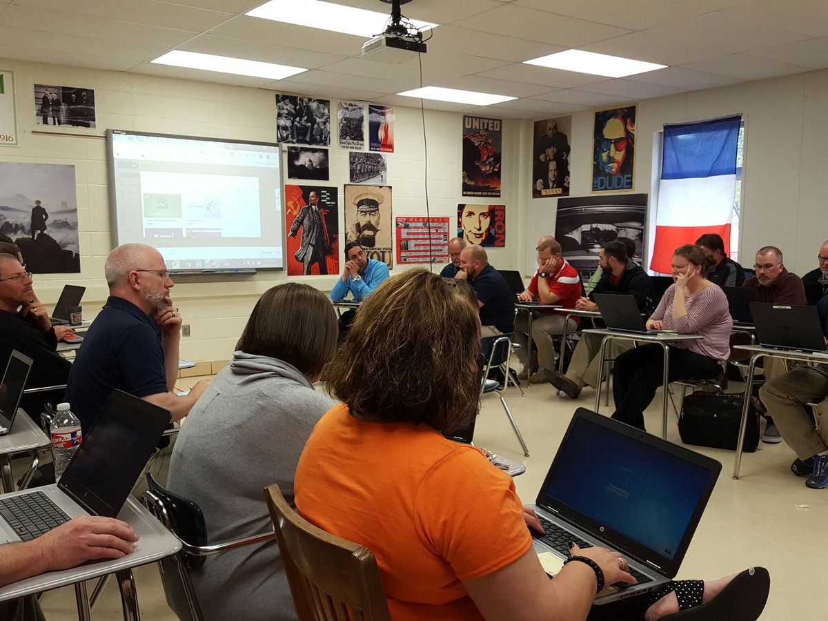 Foley_Math's tweet image. All the Google wizards in training! #edcamptruman