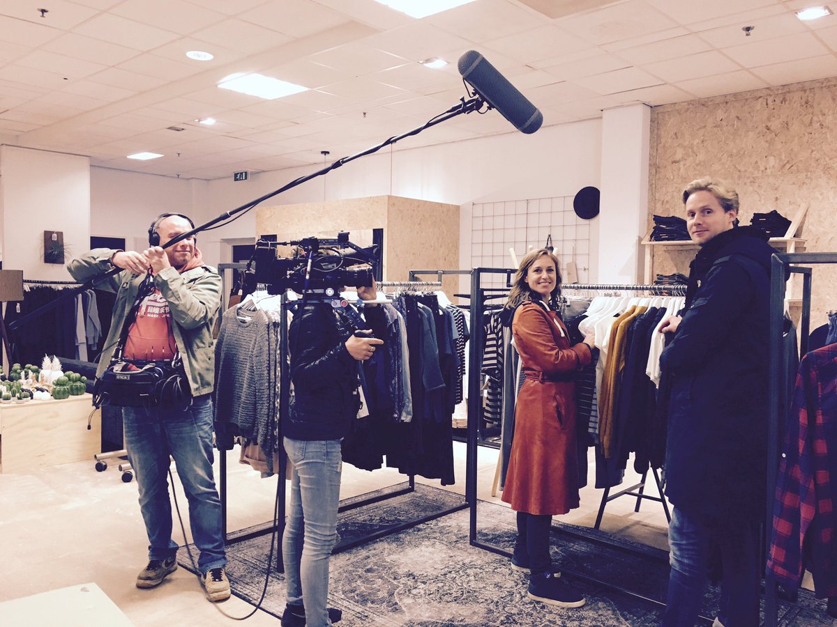 duurzamemode's tweet photo. Maandagavond 19.20 uur @NPO2 @GroenLichtVARA over #duurzamemode met onze @MattKettelerij in @PistacheZwolle #dsfw #whomademyclothes https://t.co/2SEZZxJ7dp