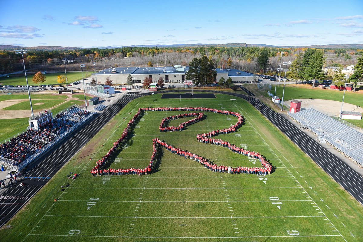deztroyah's tweet photo. #redribbonweek @SpldngAthletics #RochesterFD @rochesterpolice @RMS_NH #giantR students against substance abuse @FostersDailyDem https://t.co/XwUrt6Ghou
