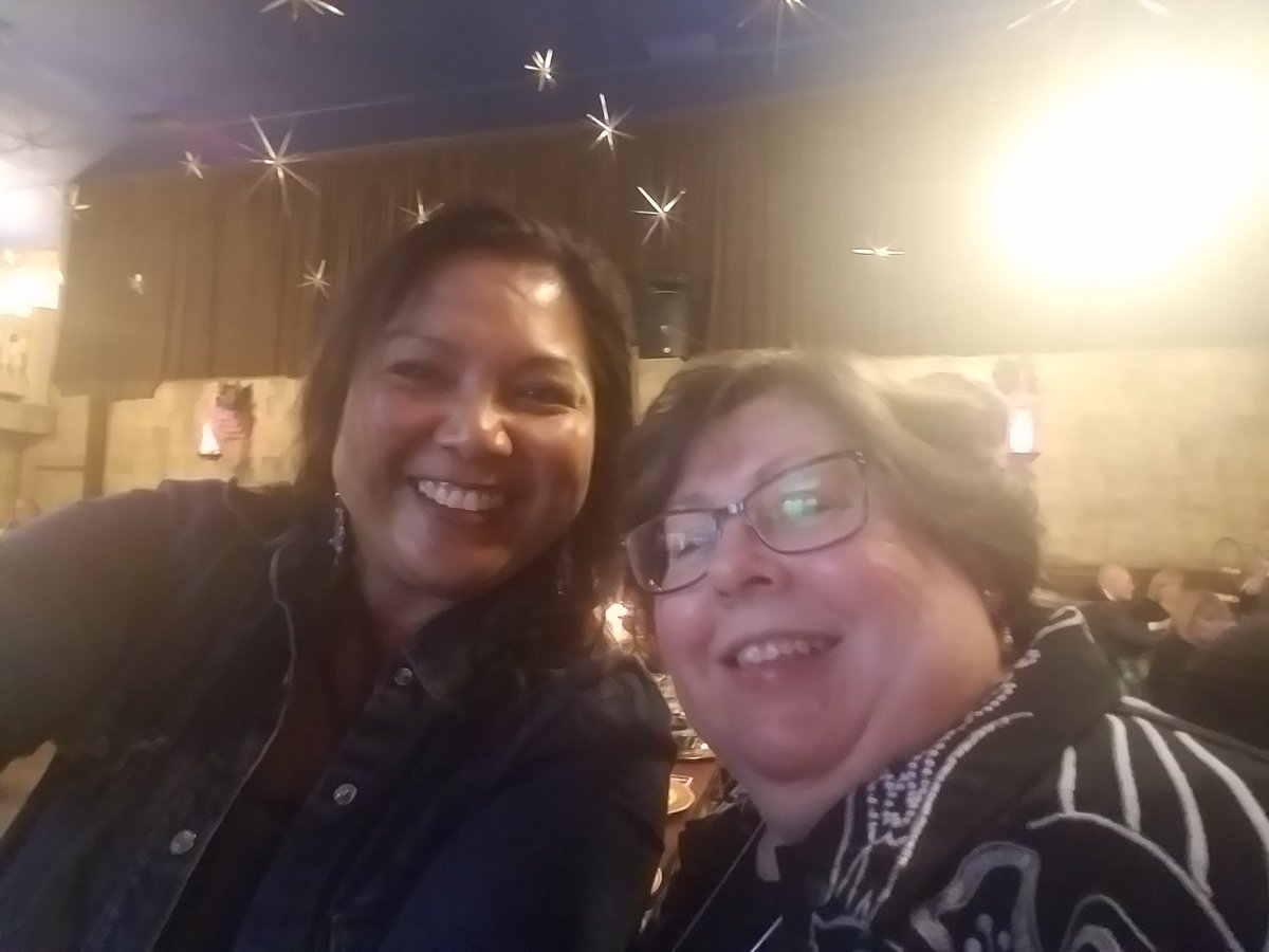 marifel's tweet photo. So great to finally meet @ErinConrad2 in RL! Can't wait to see/hear about your SoCal adventures #MyOutlanderDVD #outlandersdoepicshit https://t.co/PJXmWPLksr