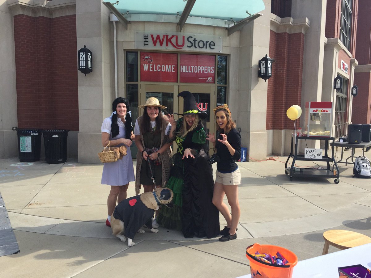 TheWKUstore's tweet photo. Meet the unofficial cast of Wizard of Oz & PIE A MANAGER IN THE FACE! Just donate your spare change to charity! #boonited #NoPlaceLikeHome https://t.co/QLOA0AyKcM