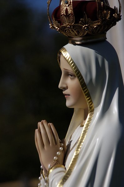 LettGomes_'s tweet image. Sou toda tua, oh Mãe 😍😌 
(Maria, a única que é virgem, esposa e mãe ❤ !!! )