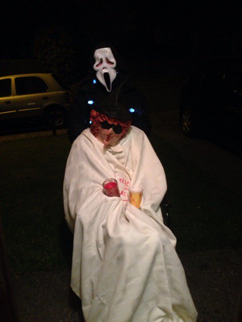 burkie's tweet image. had these 2 call to door, shaking cup for money, turned them away and they kicked door a few times, told them to fuck off. Was my parents.