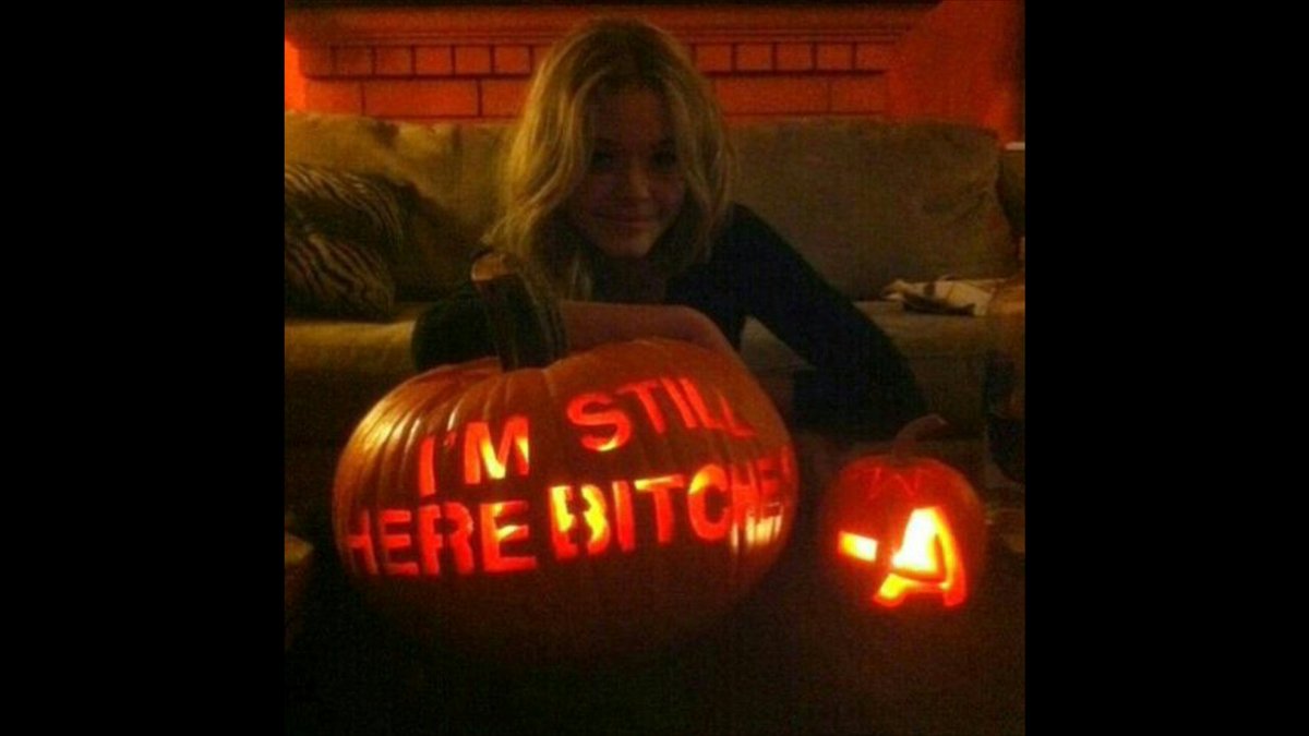 Pretty_Answers's tweet image. I'm still here bitches. -A
#PrettyLittleLiars #Halloween
😱😱😱🎃🎃🎃

PrettyLittleAnswers.com